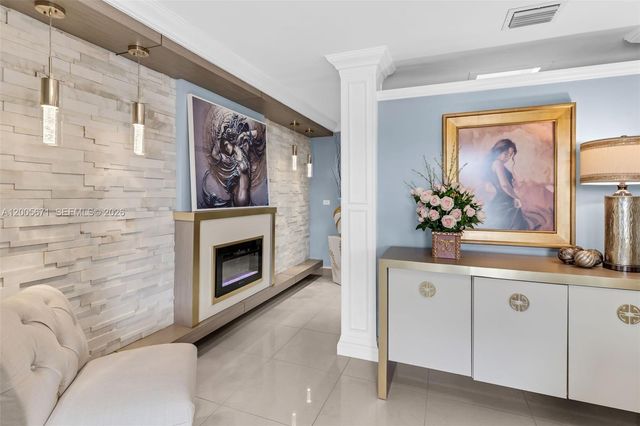 17932 NW 78th Ave, Hialeah, FL 33015