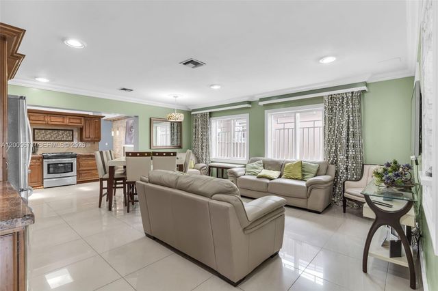 17932 NW 78th Ave, Hialeah, FL 33015