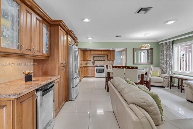 17932 NW 78th Ave, Hialeah, FL 33015