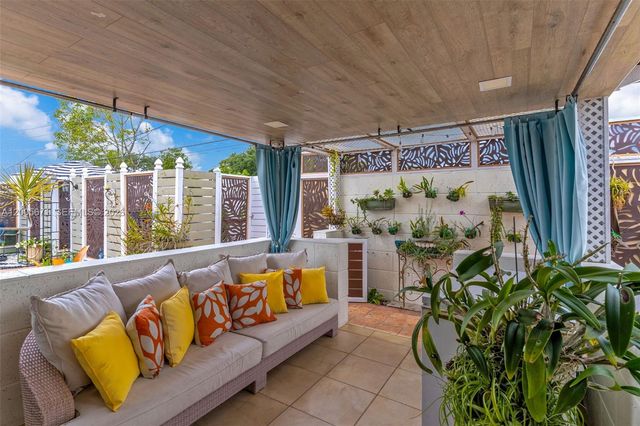 17932 NW 78th Ave, Hialeah, FL 33015