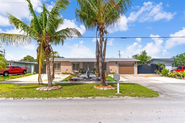 17932 NW 78th Ave, Hialeah, FL 33015