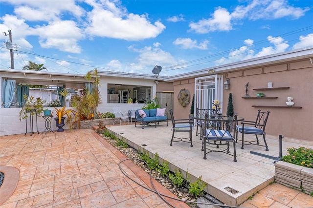 17932 NW 78th Ave, Hialeah, FL 33015