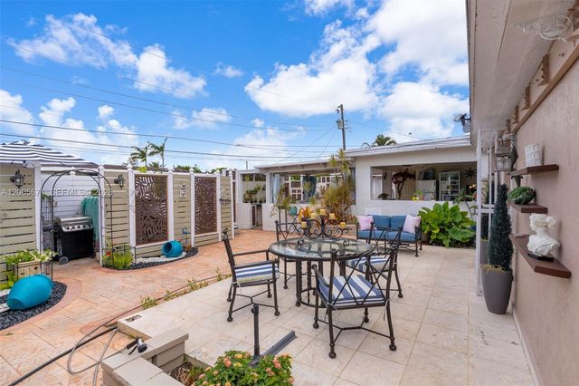 17932 NW 78th Ave, Hialeah, FL 33015