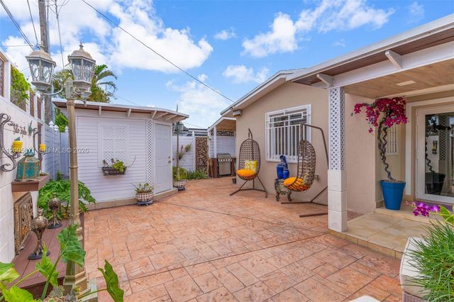 17932 NW 78th Ave, Hialeah, FL 33015