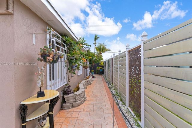 17932 NW 78th Ave, Hialeah, FL 33015