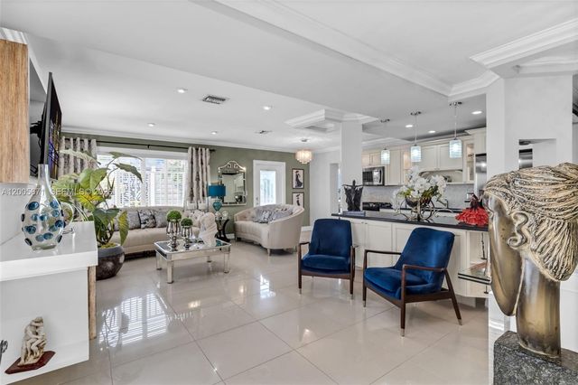 17932 NW 78th Ave, Hialeah, FL 33015