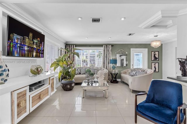 17932 NW 78th Ave, Hialeah, FL 33015