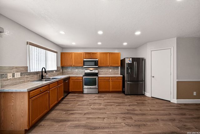 413 HINGE FLS, Cibolo, TX 78108