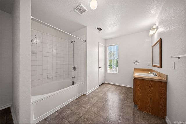 413 HINGE FLS, Cibolo, TX 78108