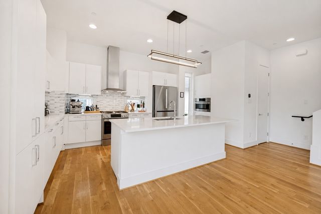 1952 Kearney Court, Dallas, TX 75204