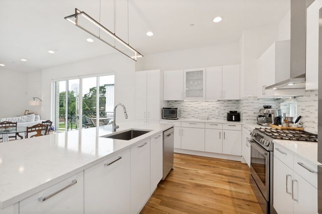 1952 Kearney Court, Dallas, TX 75204