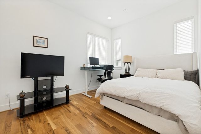 1952 Kearney Court, Dallas, TX 75204