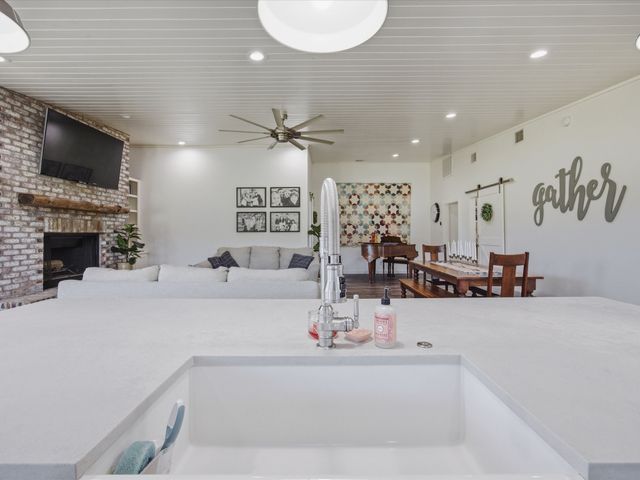 209 County Road 2696, Alvord, TX 76225