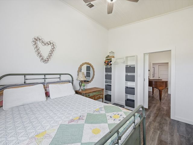 209 County Road 2696, Alvord, TX 76225
