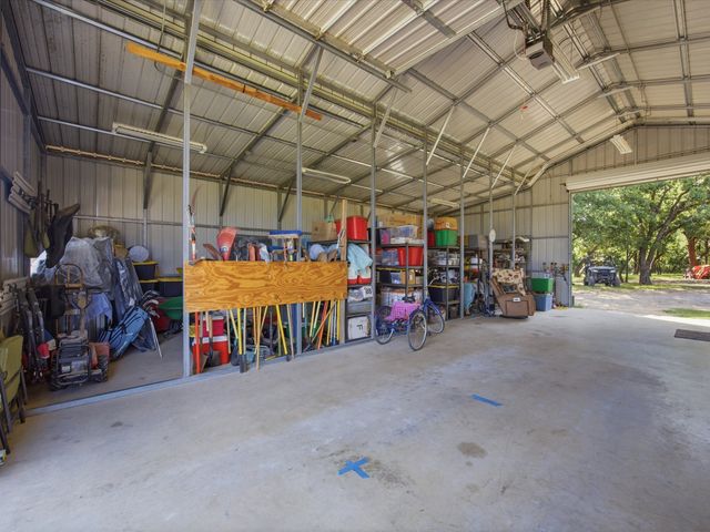 209 County Road 2696, Alvord, TX 76225