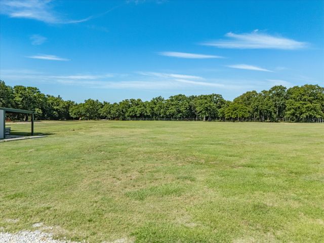 209 County Road 2696, Alvord, TX 76225