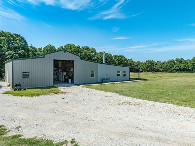 209 County Road 2696, Alvord, TX 76225