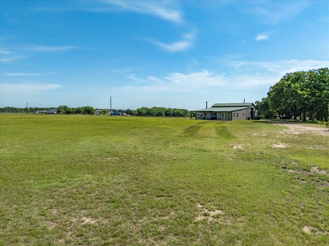 209 County Road 2696, Alvord, TX 76225