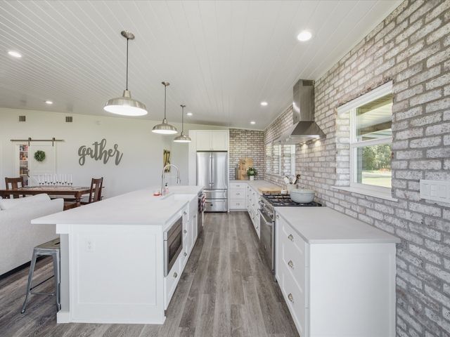 209 County Road 2696, Alvord, TX 76225
