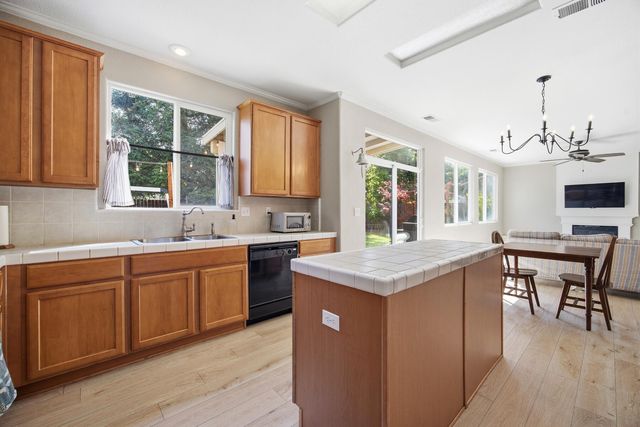 1242 N Julieann Street, Visalia, CA 93291