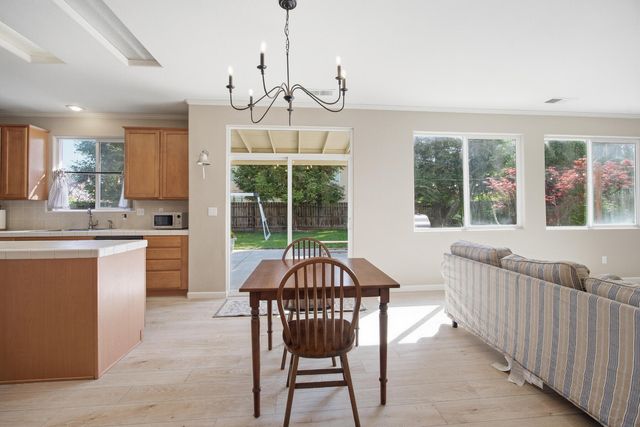 1242 N Julieann Street, Visalia, CA 93291