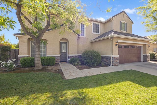 1242 N Julieann Street, Visalia, CA 93291