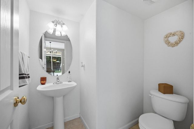 1242 N Julieann Street, Visalia, CA 93291