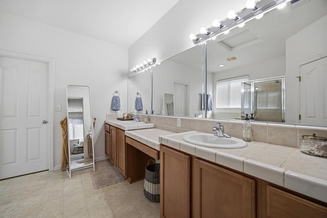 1242 N Julieann Street, Visalia, CA 93291