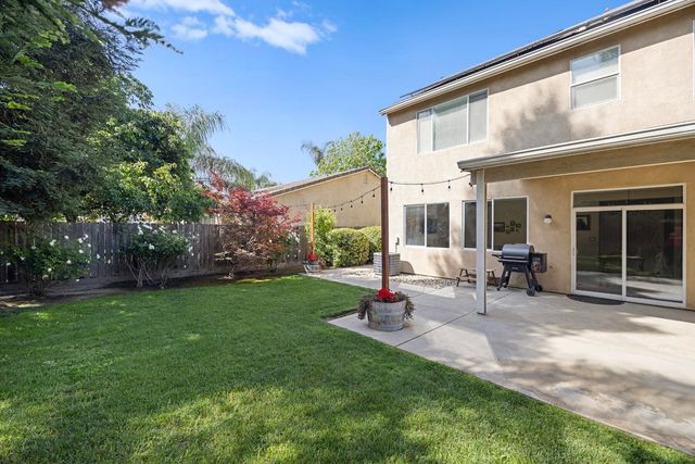 1242 N Julieann Street, Visalia, CA 93291