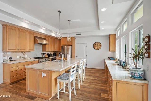 2000 Peninsula Road, Oxnard, CA 93035