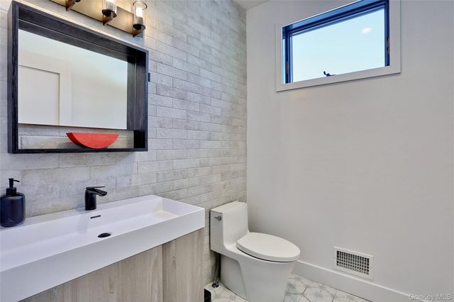 37 Harvest Road, New City, NY 10956