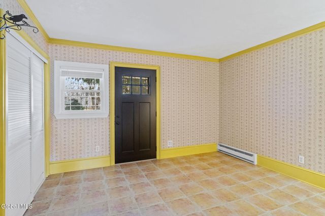 24 Craig Street, Watervliet, NY 12189