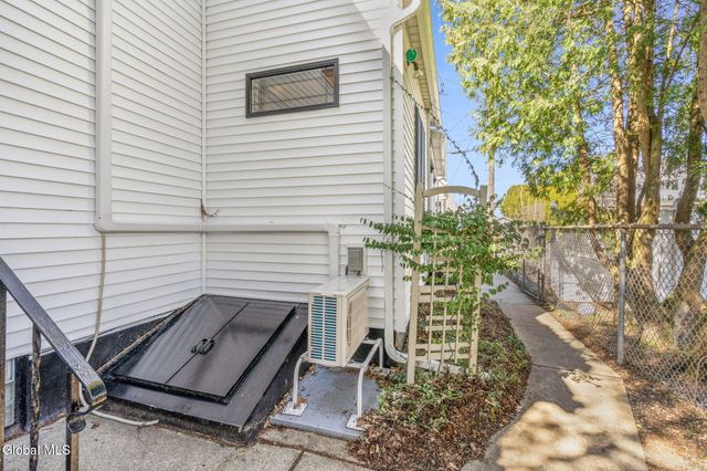 24 Craig Street, Watervliet, NY 12189