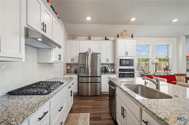1944 Colonial Avenue, New Braunfels, TX 78130