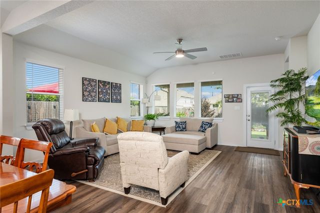 1944 Colonial Avenue, New Braunfels, TX 78130