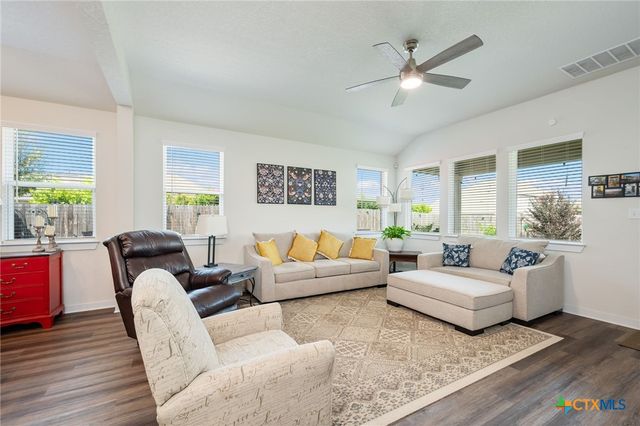 1944 Colonial Avenue, New Braunfels, TX 78130