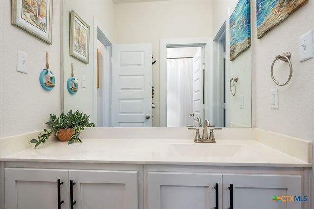 1944 Colonial Avenue, New Braunfels, TX 78130