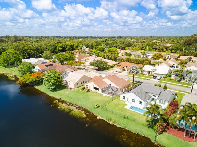 3302 Ridge Trace, Davie, FL 33328