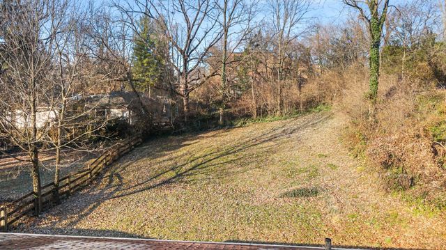 1415 Maple Avenue, Wyoming, OH 45215