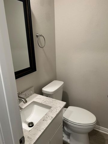 11700 Sierra Nevada LN B, Austin, TX 78759