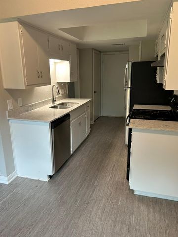 11700 Sierra Nevada LN B, Austin, TX 78759