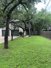 11700 Sierra Nevada LN B, Austin, TX 78759
