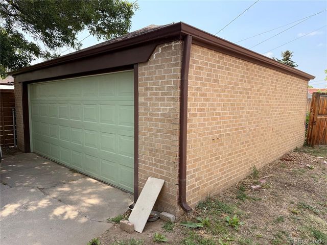 3060 Dahlia St, Denver, CO 80207