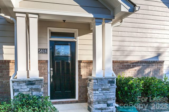 5818 Glenmore Garden Drive, Charlotte, NC 27280