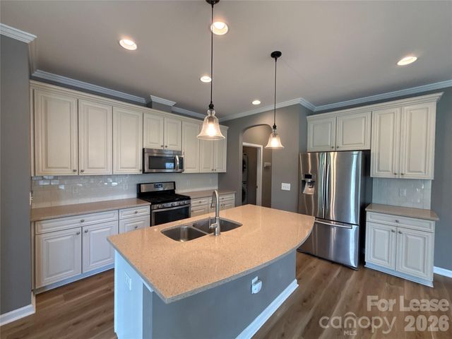 5818 Glenmore Garden Drive, Charlotte, NC 27280