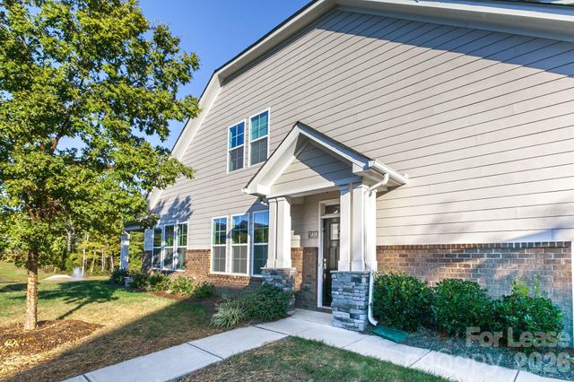 5818 Glenmore Garden Drive, Charlotte, NC 27280