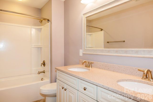5818 Glenmore Garden Drive, Charlotte, NC 27280