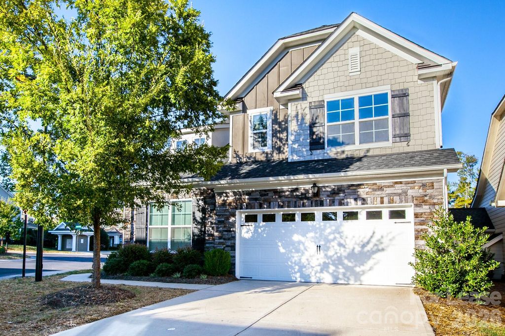 5818 Glenmore Garden Drive, Charlotte, NC 27280