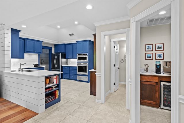 8808 Ravenswood Road, Granbury, TX 76049