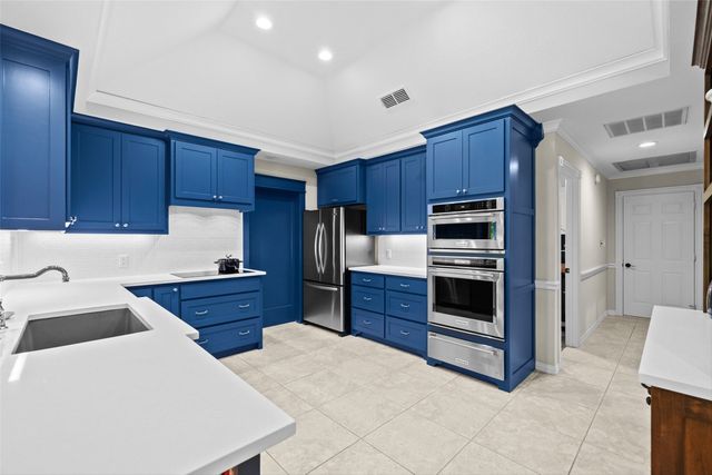 8808 Ravenswood Road, Granbury, TX 76049